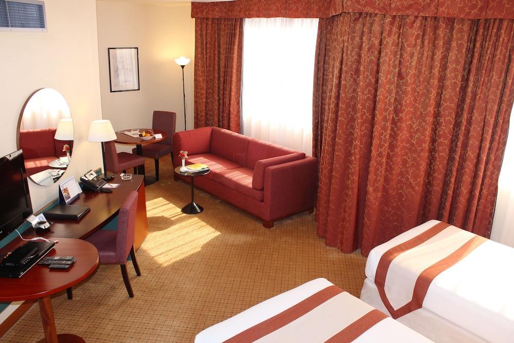 Al Diar Dana Hotel Abu Dhabi Esterno foto
