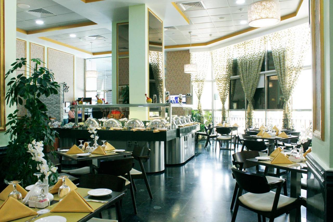 Al Diar Dana Hotel Abu Dhabi Esterno foto