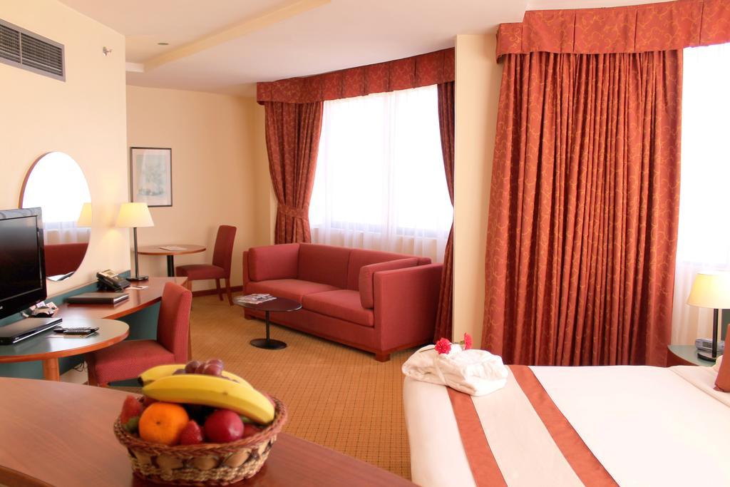 Al Diar Dana Hotel Abu Dhabi Esterno foto